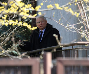 Za kim tęskni Jarosław Kaczyński? Gdy prezes PiS trafia do szpitala, zostaje cisza