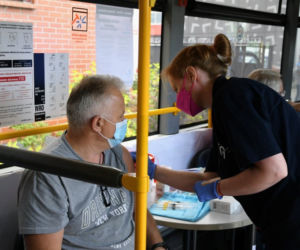 Szczepionkowy autobus kursuje po Wrocławiu
