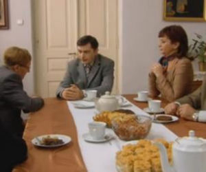 Ranczo 7 sezon odc. 90. Jędruś (Robert Majewski), Dorota Wezół (Beata Kowalska), Mieczysław Wezół (Wojciech Wysocki)