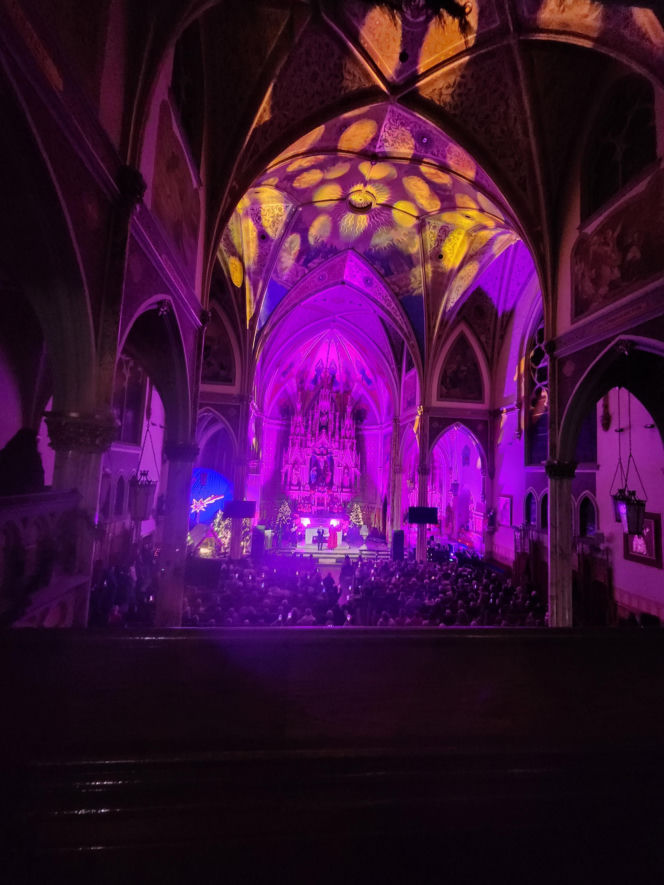 Wielkie Kolędowanie z gwiazdami na Greenpoincie