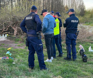 Makabryczne znalezisko w miejscu śmierci Mai z Mławy To znajdowało się w zakopanym pudełku