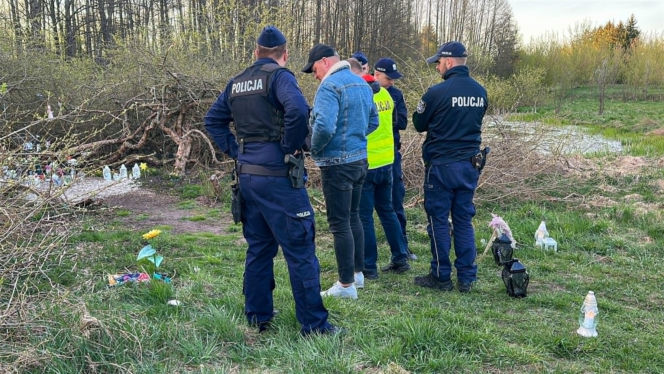 Makabryczne znalezisko w miejscu śmierci Mai z Mławy To znajdowało się w zakopanym pudełku