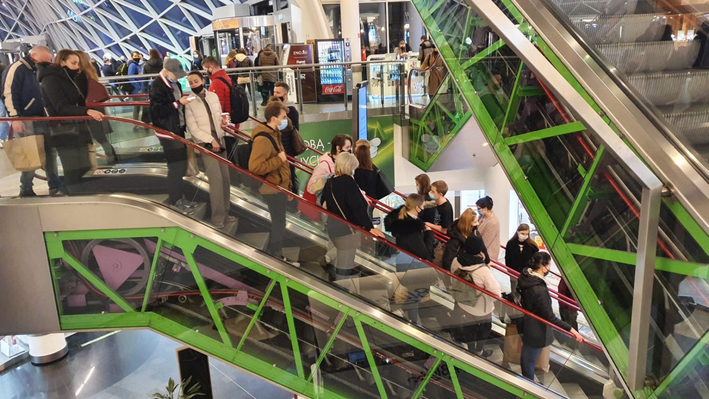 Oblężenie w galeriach prze zamknięciem