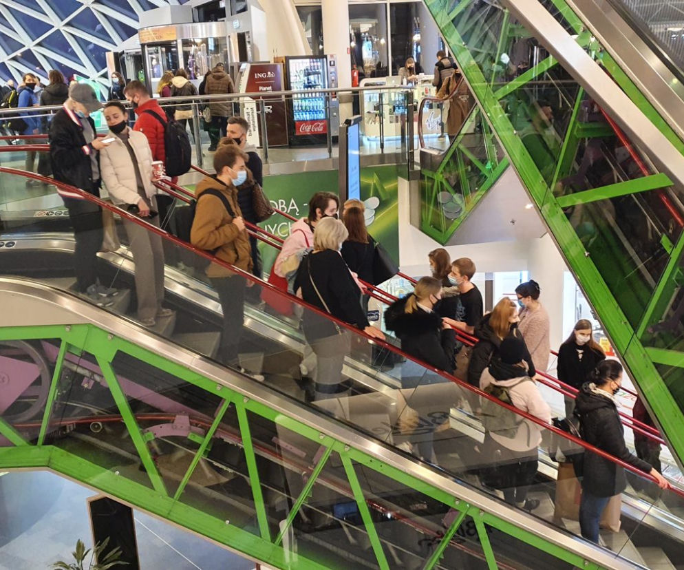 Oblężenie w galeriach prze zamknięciem