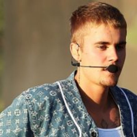 Justin Bieber odwołuje trasę koncertową. Ma dość muzyki? 
