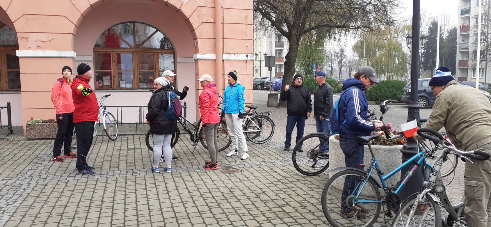 3 grupy świętowały 11 listopada na rowerach