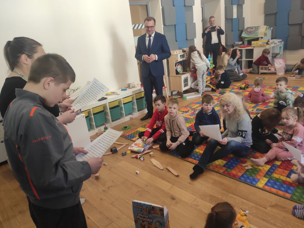 Otwarcie świetlicy dla ukraińskich dzieci "Lokomotywa" w kamienicy Deskurów
