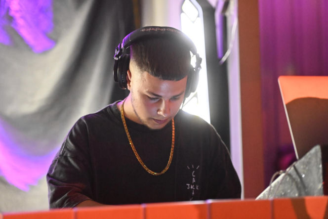 Syn Górniak pokazał się z nową dziewczyną! O północy połączy ich namiętny pocałunek!