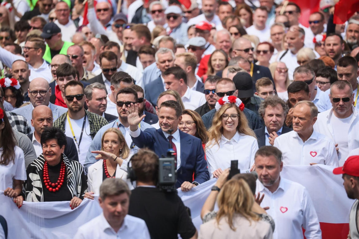 Senyszyn przekazała korale Trzaskowskiej