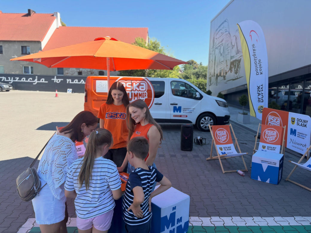 Pojazdy wszech czasów i klimat PRL-u! Ekipa ESKA Summer City wpadła do Oławy