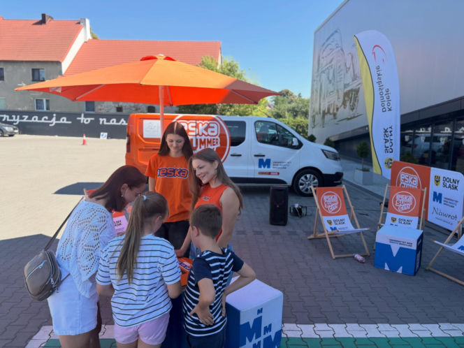 Pojazdy wszech czasów i klimat PRL-u! Ekipa ESKA Summer City wpadła do Oławy