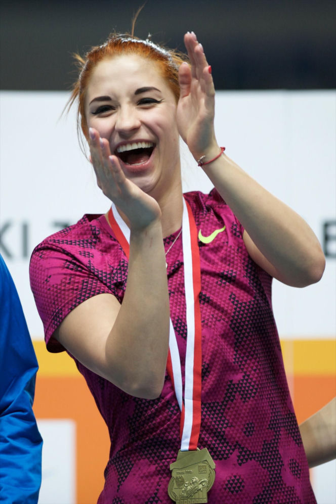18-letnia Ewa Swoboda bez tatuaży