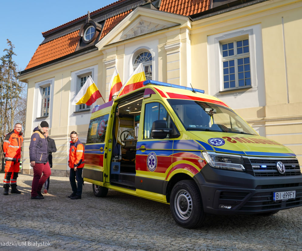 Białystok: Wojewódzka Stacja Pogotowia Ratunkowego zyskała nowy ambulans. Ma m.in. inkubator