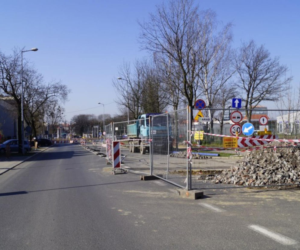 Trwa budowa Centrum Przesiadkowego w Gliwicach. Znów zmiany przy Tarnogórskiej 