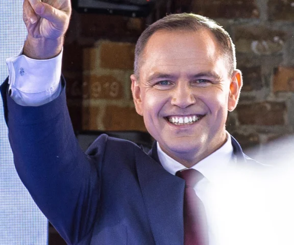 Nawrocki pilnie wraca z Senegalu. Znamy jego plany po lądowaniu