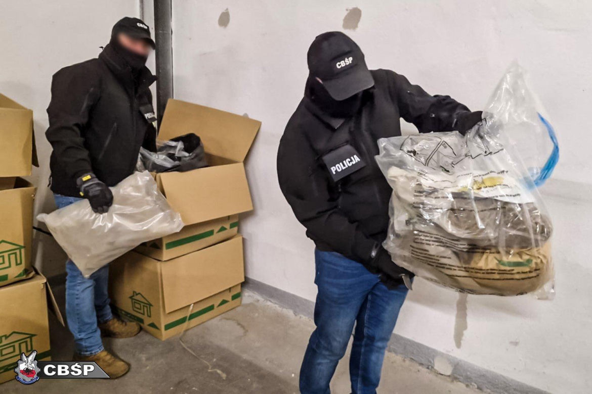 Potężne uderzenie CBŚP na Śląsku. Zlikwidowali "fabrykę" narkotyku zombie i przejęli towar za 6 mln zł