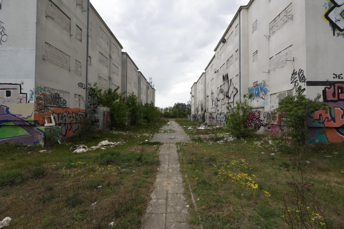 „Czarnobyl” Warszawy zniknie z mapy. „Smród, fetor i grzyb”. Tak wyglądało życie w „13 dzielnicy”