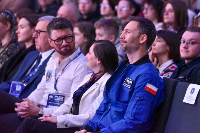 Sławosz Uznański-Wiśniewski przyciągnął tłumy do Auli UMK w Toruniu