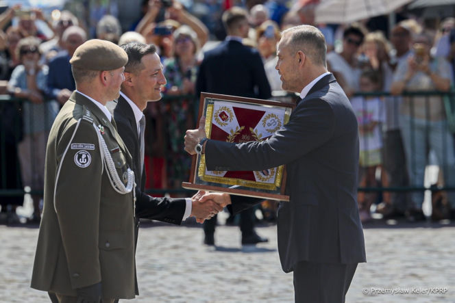 Prezydent Nawrocki o żołnierzach 18. brygady Obrony Terytorialnej: "zawsze blisko i zawsze gotowi służyć drugiemu człowiekowi"