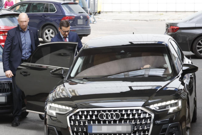 Kaczyński prosi o pieniądze