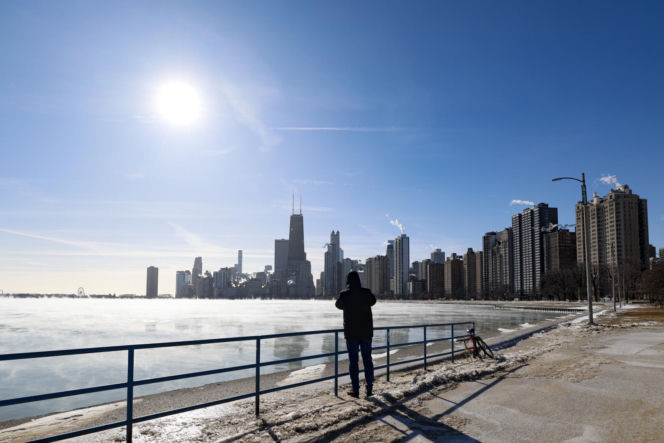 Chaos pogodowy w USA. Śnieżyce, setki odwołanych lotów i stan wyjątkowy