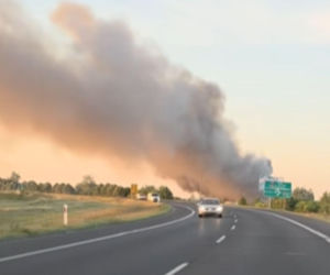 Potężny pożar pod Warszawą! Płonie składowisko odpadów, na miejscu chemicy