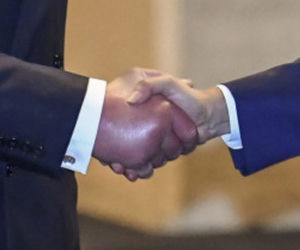  Spuchnięte dłonie księcia Karola