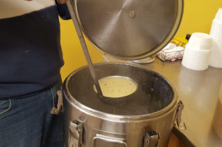 Noclegownia w Lesznie przeżywa oblężenie.  Prosi mieszkańców o pomoc