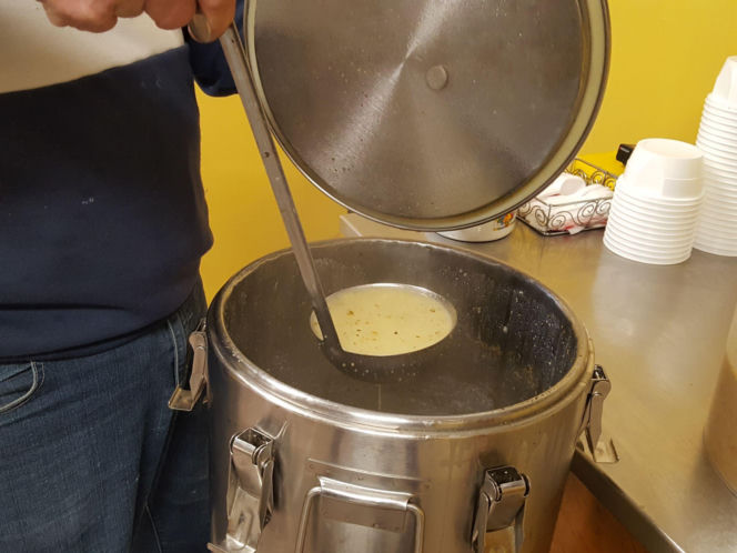 Noclegownia w Lesznie przeżywa oblężenie.  Prosi mieszkańców o pomoc