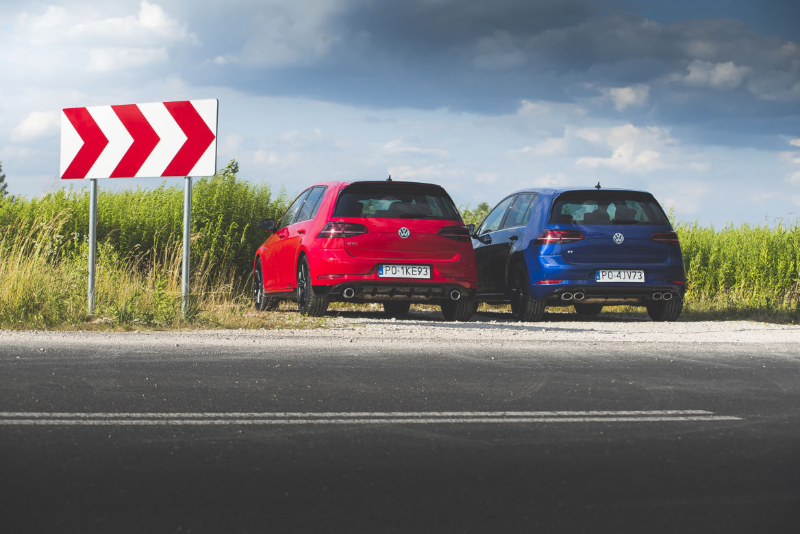 Volkswagen Golf GTI TCR 5D 2.0 TSI 290 KM DSG7 vs. Volkswagen Golf R 5D 2.0 TSI 300 KM DSG7 4Motion