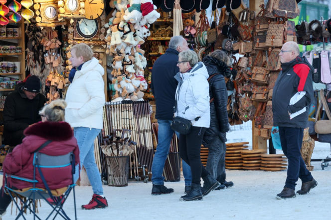 Fatalne warunki w Tatrach. Jest mroźno, ślisko, a szlaki są zasypane śniegiem. TPN ostrzega turystów