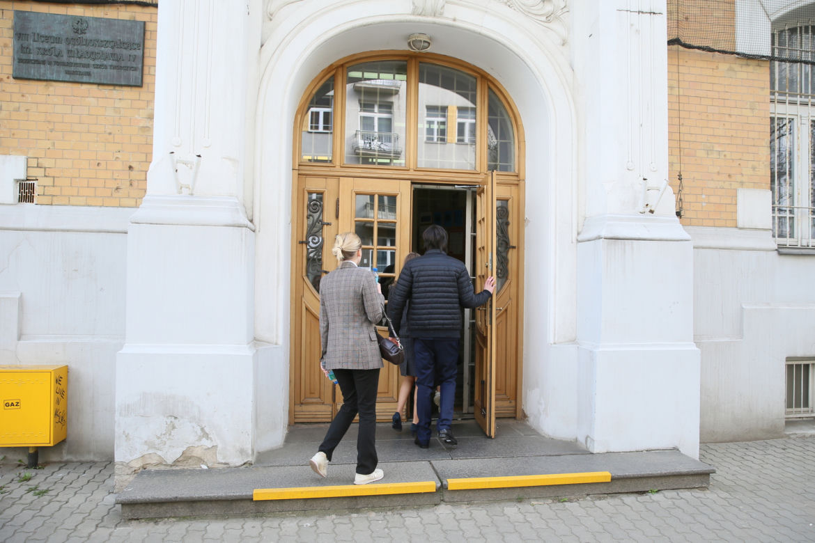 Matura była prosta! Warszawscy uczniowie skończyli egzamin z uśmiechem na ustach