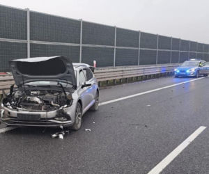 Osobówka vs. ciężarówka na S5