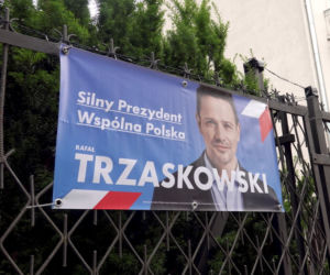 Groził kobiecie bo miała plakat Trzaskowskiego
