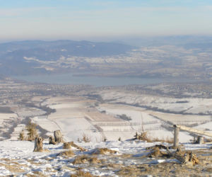 Raj dla turystów w sercu Beskidów. To jezioro zachwyca widokami i historią