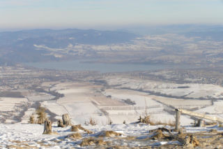 To najpiękniejsze jezioro w Śląskiem. Pod jego taflą spoczywają dawne miejscowości