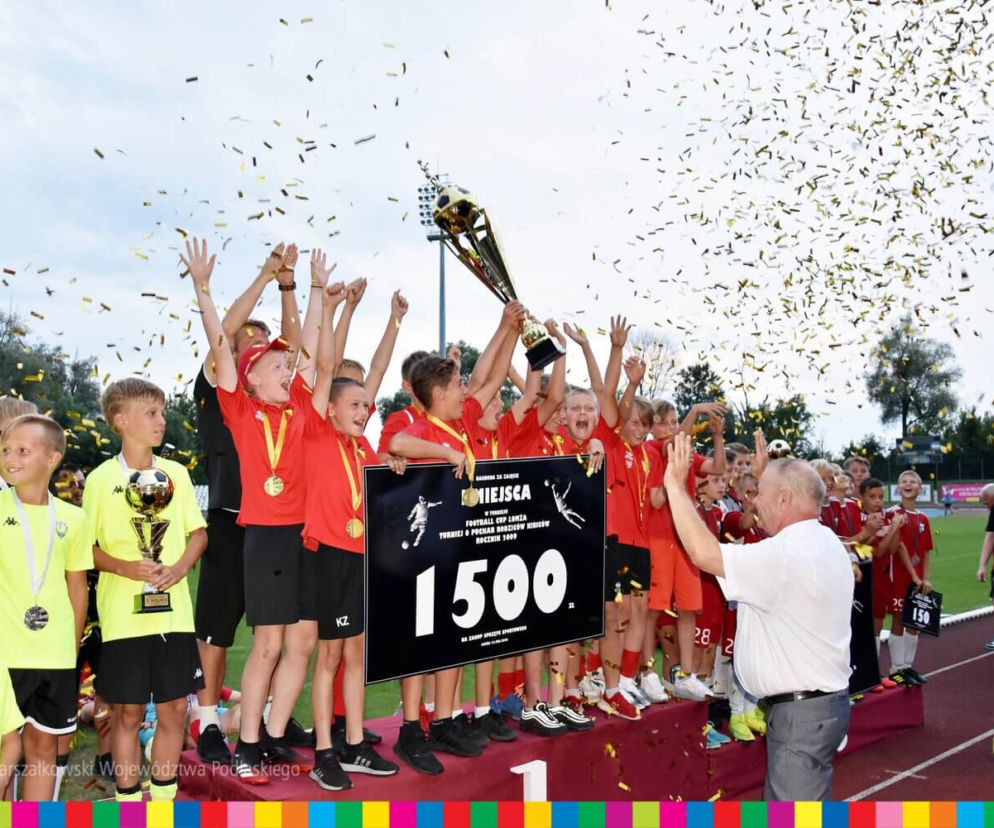 Jagiellonia Białystok z pucharem od marszałka i kibiców [ZDJĘCIA]
