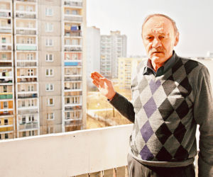 Bezdomny bogacz kupił mieszkanie