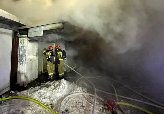 Pożar przy ul. Bakalarskiej w Warszawie