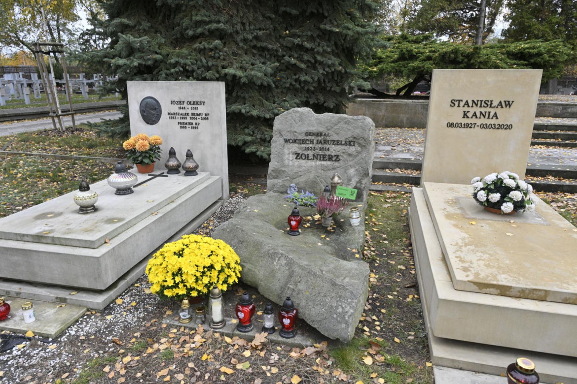 Grób Jaruzelskiego na Powązkach Wojskowych
