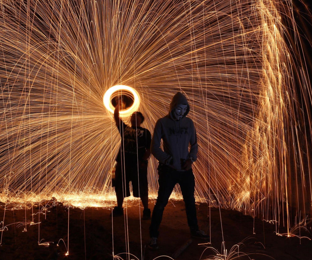 Urządził imprezę urodzinową z fajerwerkami pod murem Zakładu Karnego w Iławie