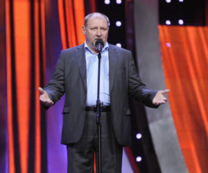 Tak wyglądał przed laty Andrzej Grabowski. Miał jeszcze mniej włosów!