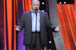 Tak wyglądał przed laty Andrzej Grabowski. Miał jeszcze mniej włosów!