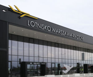 Z Warszawy nie było miejsca. Turyści na Madagaskar polecieli z Radomia. Lotnisko skorzysta na problemach Okęcia?