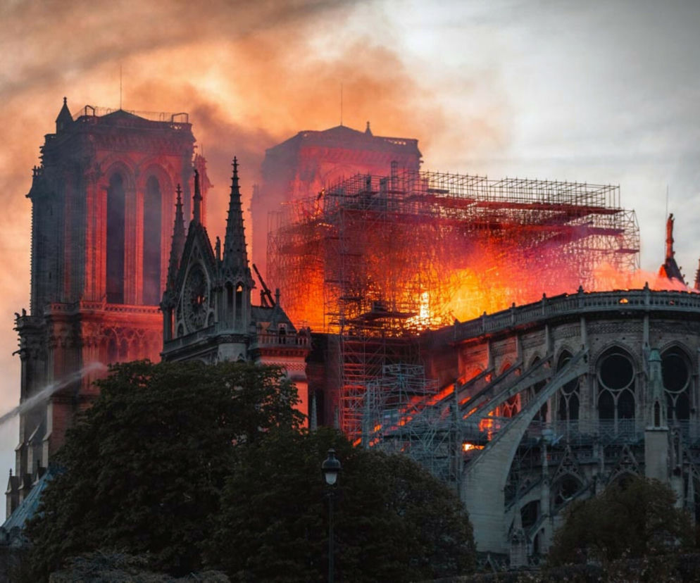 Notre-Dame płonie - zwiastun i data premiery