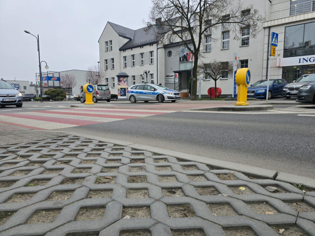 Piekary Śląskie: Wypadek przed Urzędem Miasta. 75-latek potrącił 85-latkę