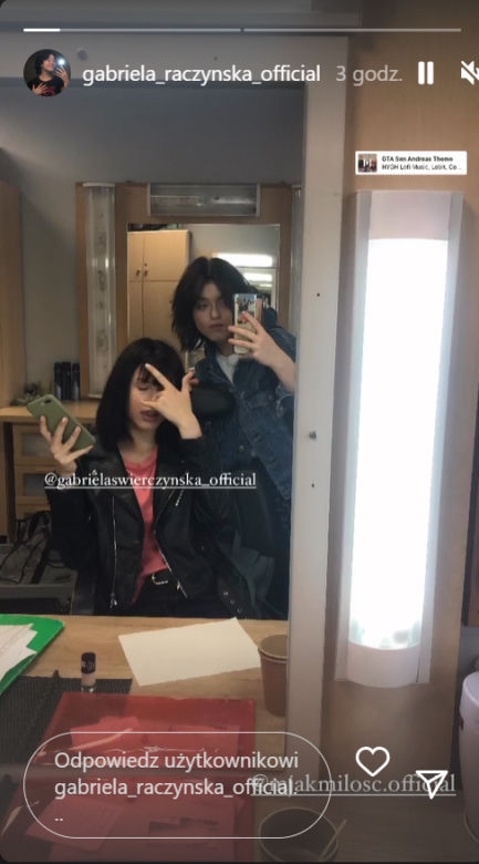 M jak miłość po wakacjach 2022. Basia (Gabriela Raczyńska), Ania (Gabriela Świerczyńska) na planie