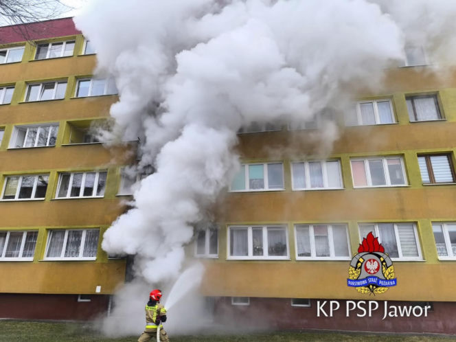 Pożar mieszkania w Jaworze. Nie żyje mężczyzna