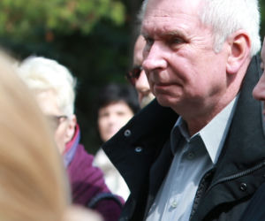 Parówki i papierosy zamiast księdza 