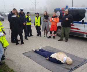 Rozbłyśnij rozsądkiem - załóż odblask - akcja policji w powiecie toruńskim
